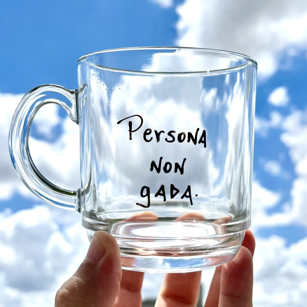 Caneca de chá "Persona non gada"