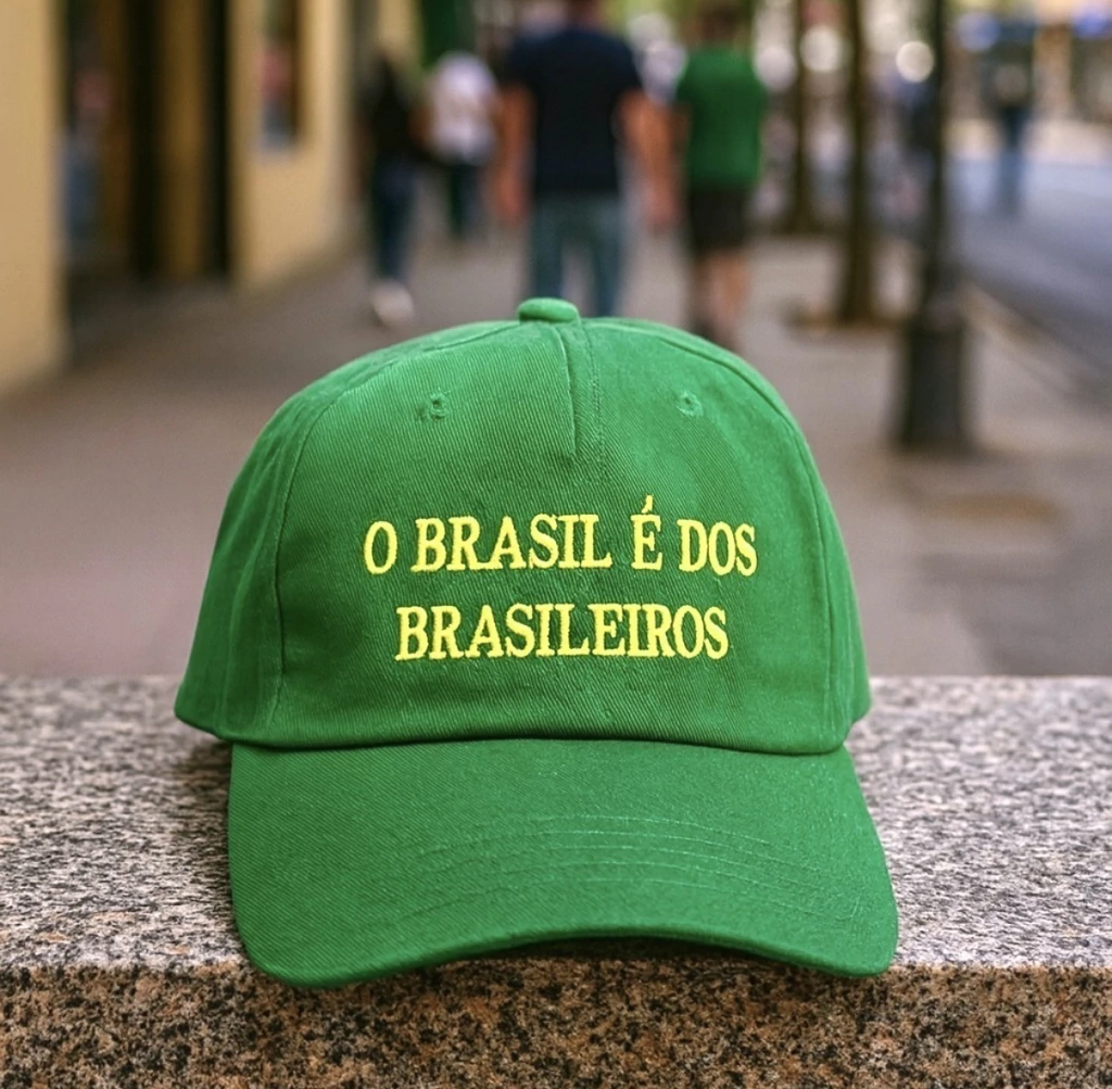 Boné "O Brasil é dos brasileiros" (verde bandeira)