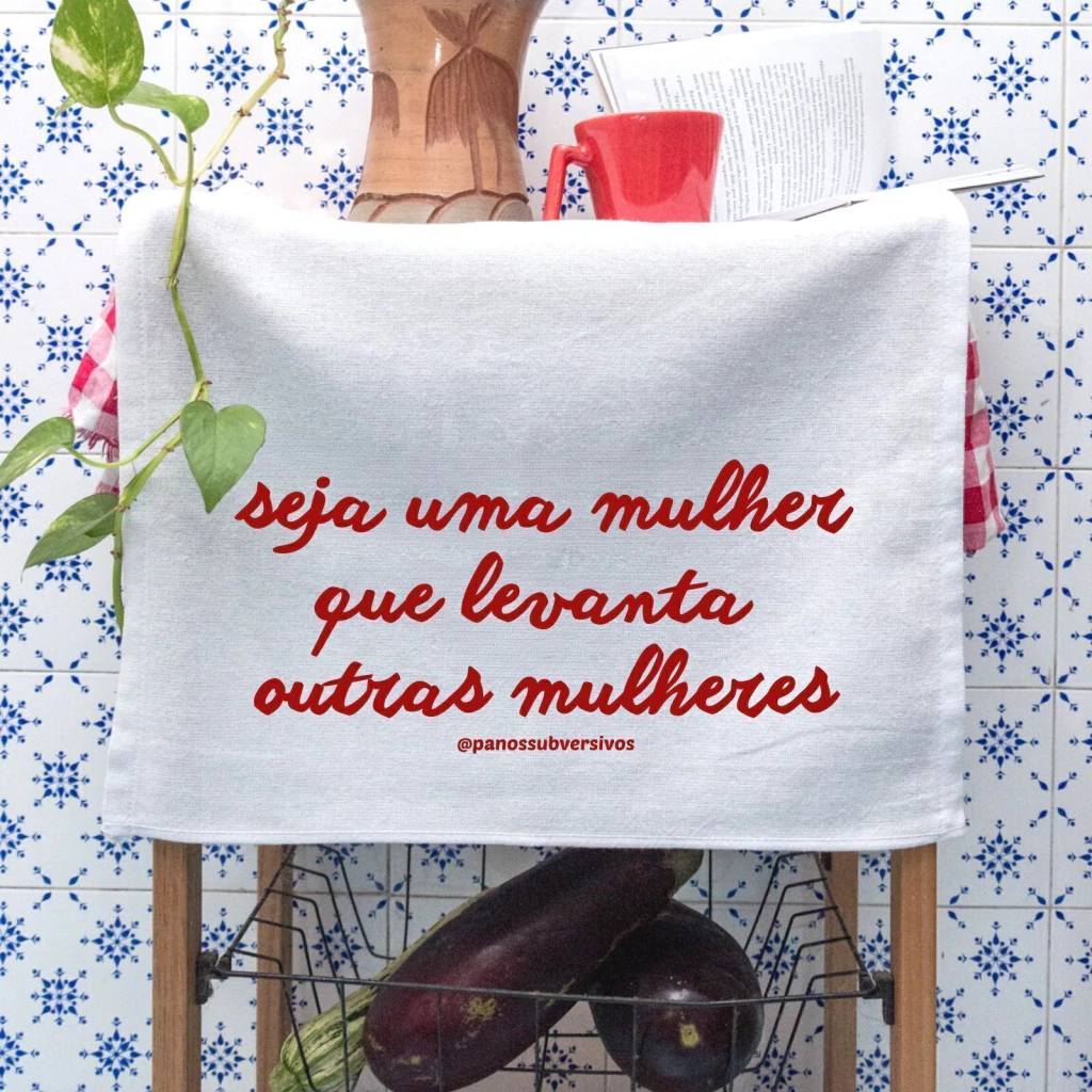Pano CLEAN - MULHER QUE LEVANTA OUTRAS