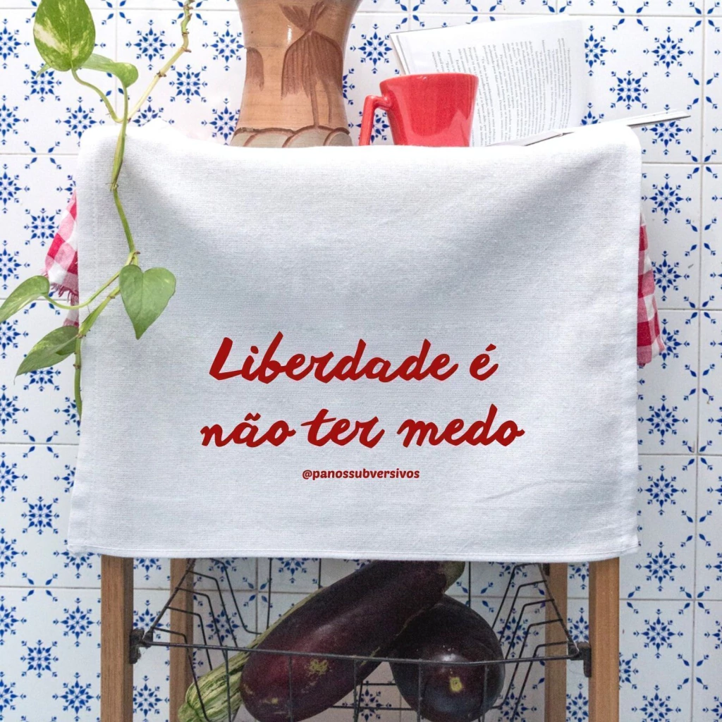 Pano CLEAN - LIBERDADE É NÃO TER MEDO